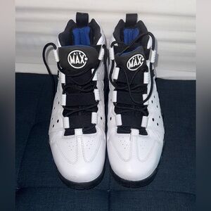 Nike Kids Shoes in White and Black
